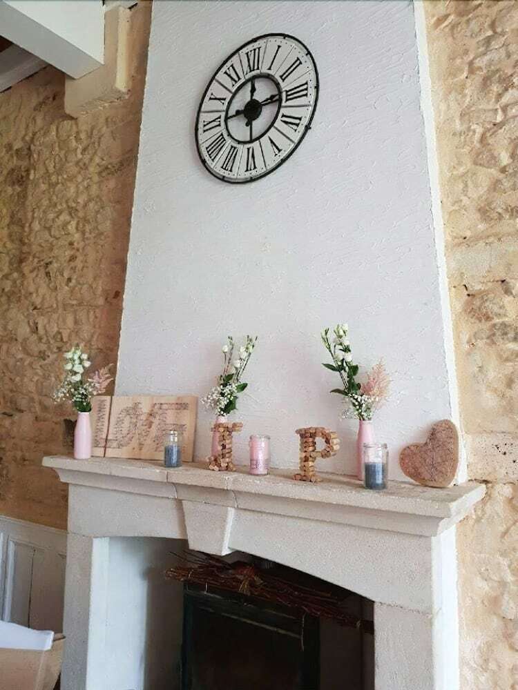 Bed And Breakfast Le Ch�teau de Morey