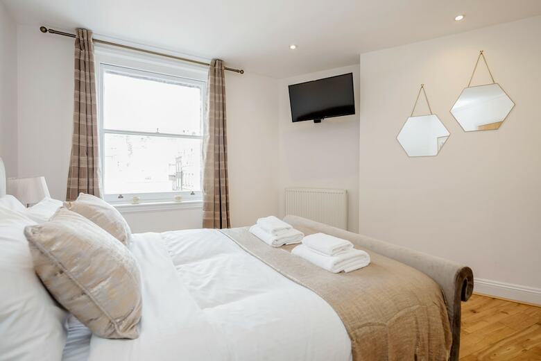 Great Mayfair Apartment - Sleeps 6