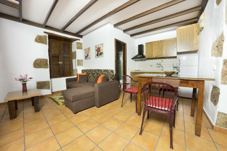 Apartamentos Casa Emblem�tica En Hoya de Tunte. 2