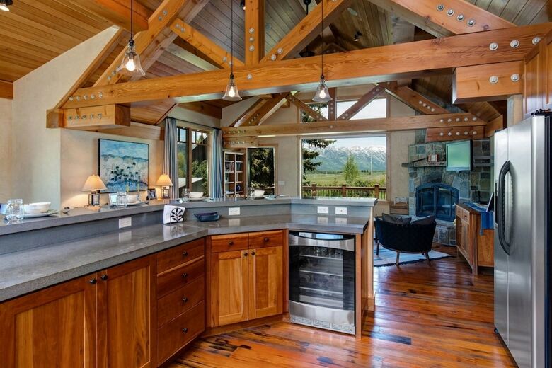Abode At Skyline