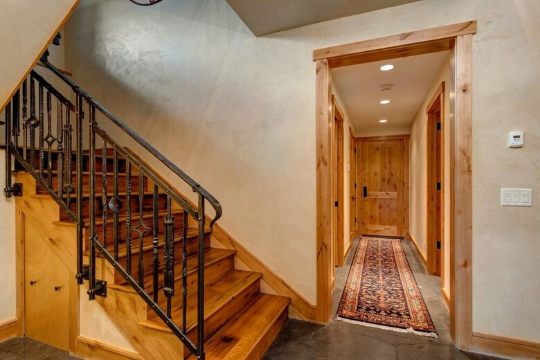 Abode At Skyline