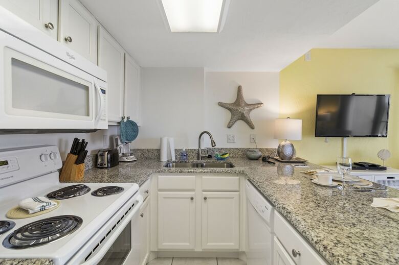 Tropical Suites At Sunglow Resort