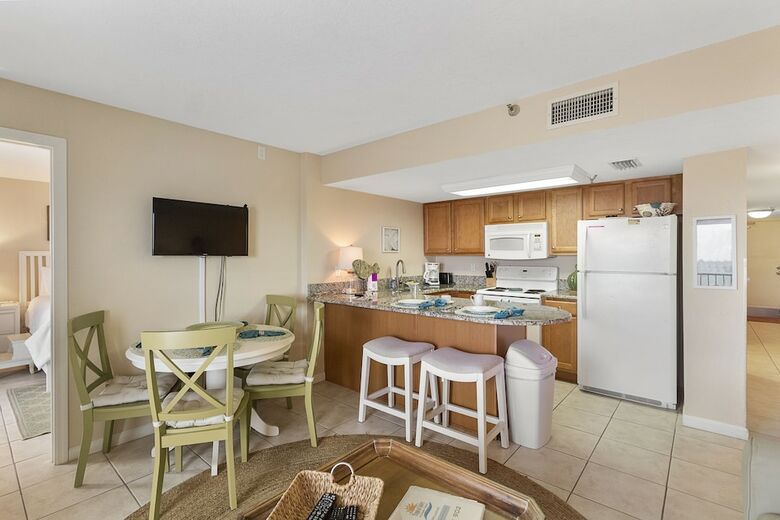 Tropical Suites At Sunglow Resort