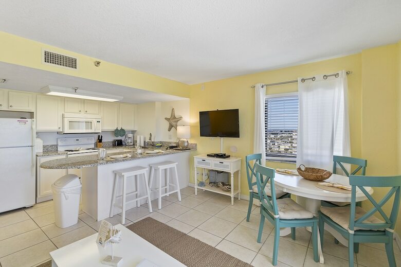 Tropical Suites At Sunglow Resort