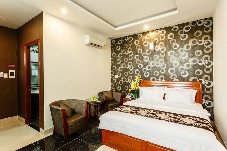 Long Bao Chau Hotel