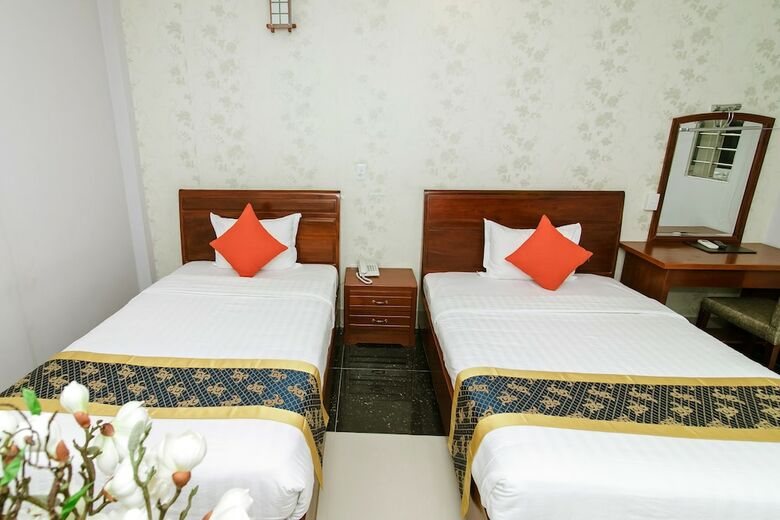 Long Bao Chau Hotel