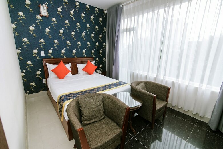 Long Bao Chau Hotel
