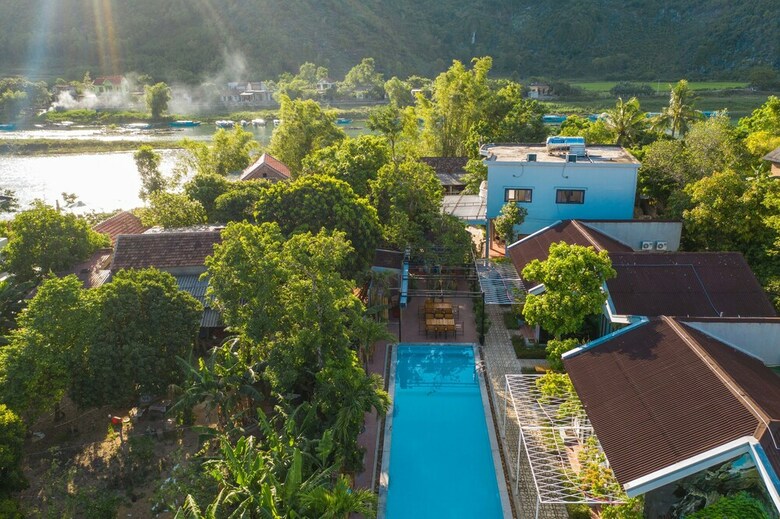 Hotel Son Doong Bungalow