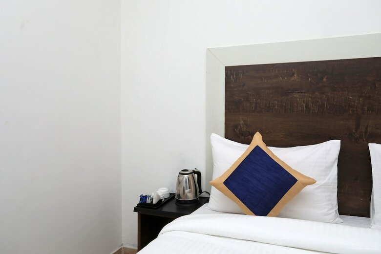 Airport Hotel Ambience Inn