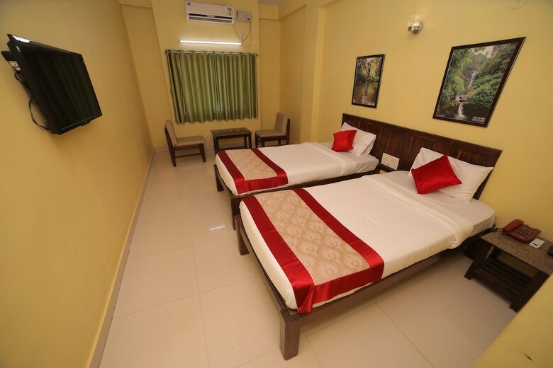 Hotel Kamat Plus