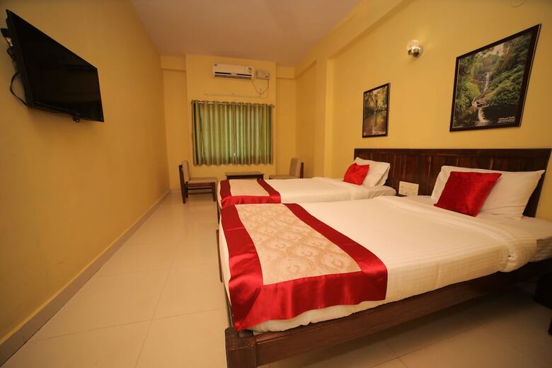 Hotel Kamat Plus