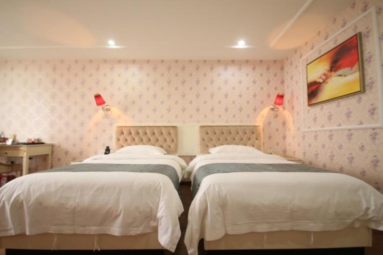 Guangzhou Carnation Business Hotel