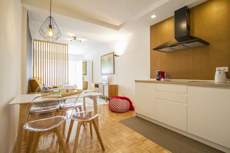 Ud Apartments - Atocha Stylish With Pool