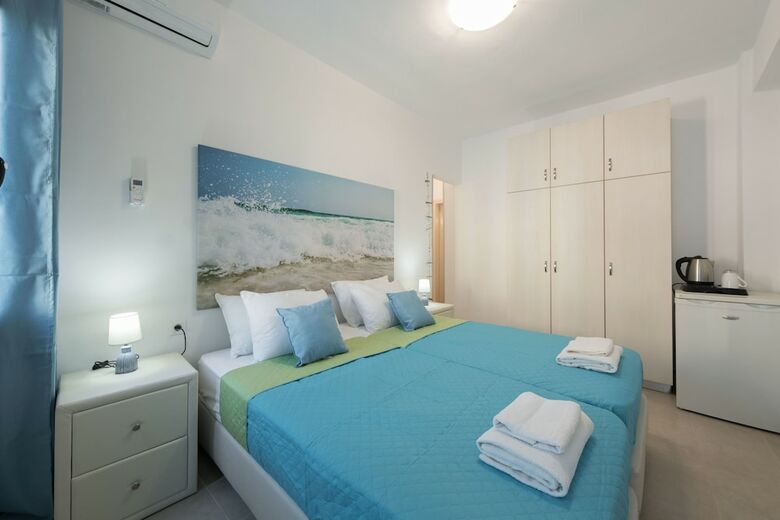Hotel Elenas Rooms