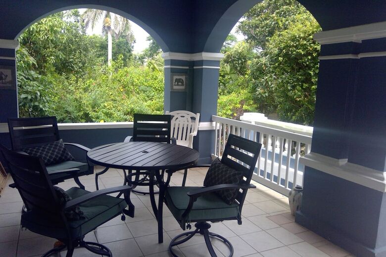 Hotel Bermuda Villa Guest House