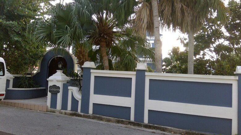 Hotel Bermuda Villa Guest House