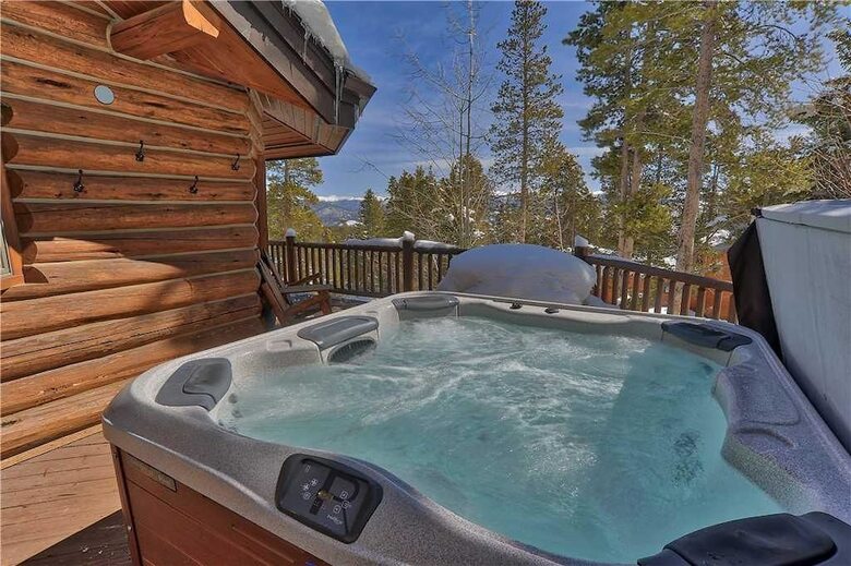 Black Bear Lodge (Private Home) Holiday Home 4