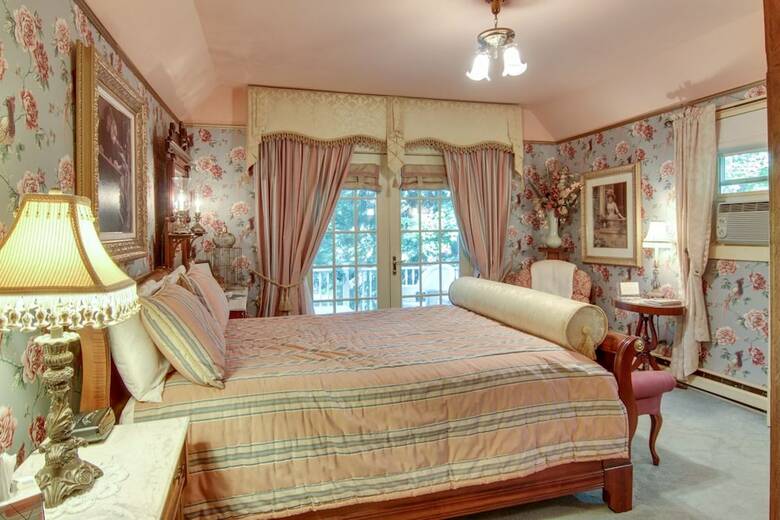 Bellaire Bed & Breakfast