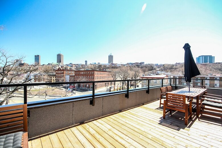 Brand New Condo Hotel- Immense Terrasse