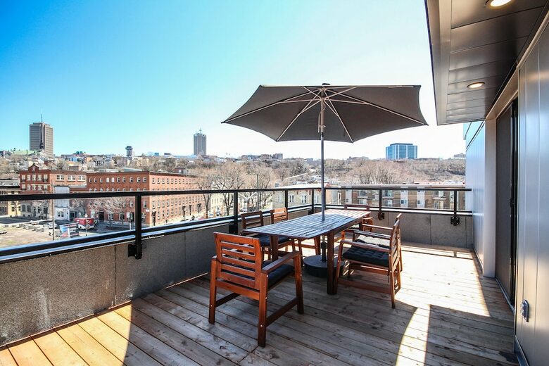 Brand New Condo Hotel- Immense Terrasse