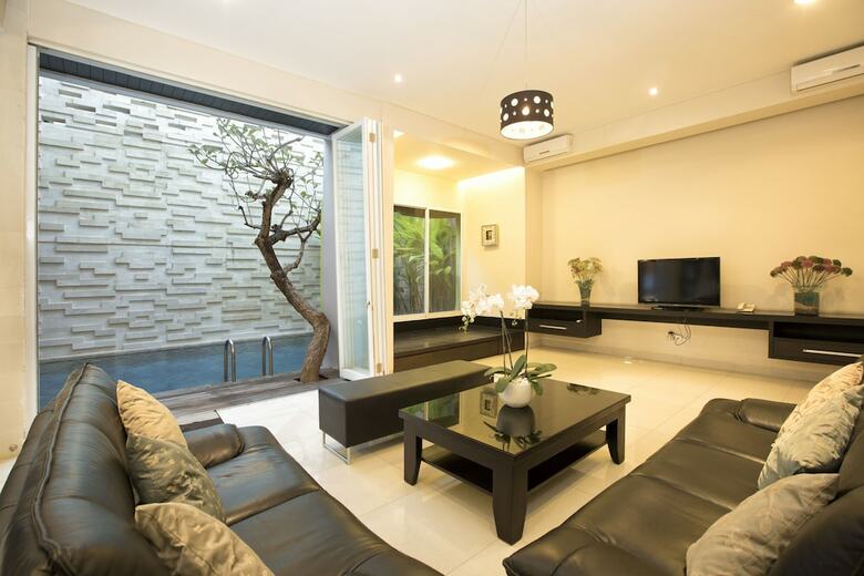 Bed & Breakfast Inkuta Residence And Villa