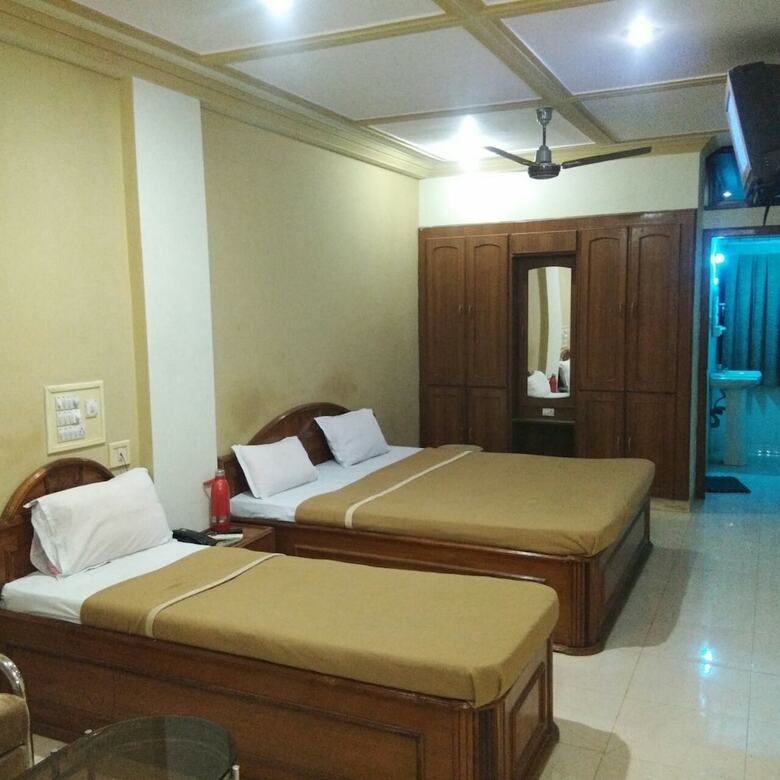 Hiriz Hotel Dollar