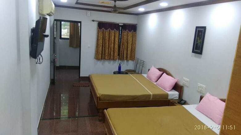 Hiriz Hotel Dollar