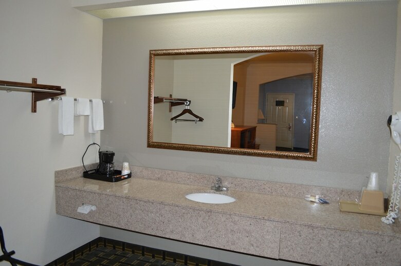 Hotel Memorylane Inn & Suites