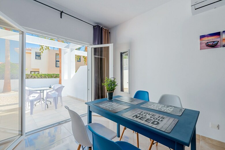 Color Cyprus Amozoniu Apartments
