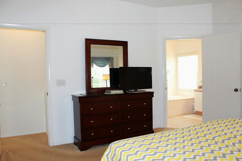 Ov3868 - Hampton Lakes - 5 Bed 3 Baths Townhome