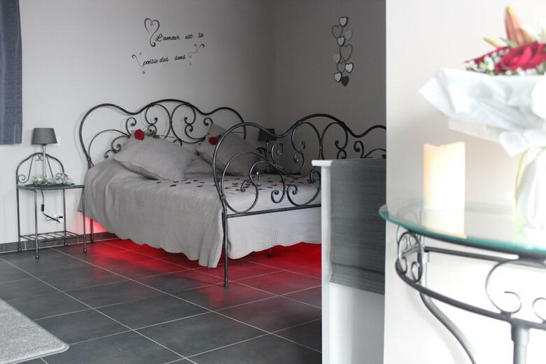 Hotel Au Plaisir Des Sens - Jacuzzi