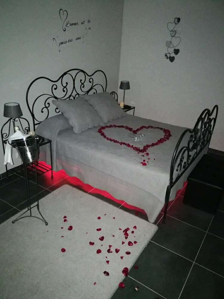 Hotel Au Plaisir Des Sens - Jacuzzi