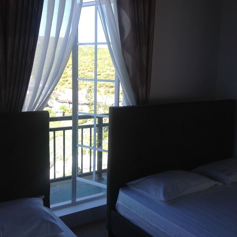 Hotel The Fern Inn
