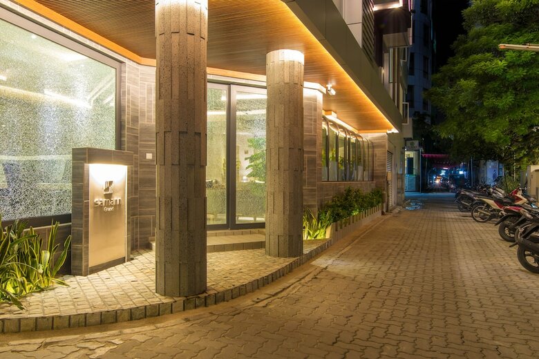 Hotel Samann Grand