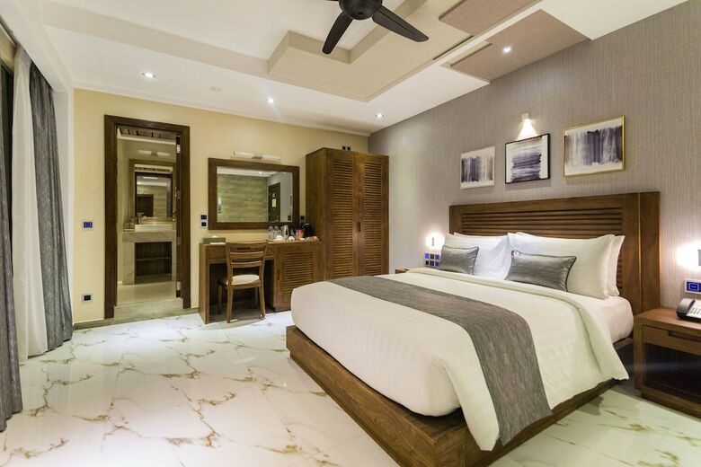 Hotel Samann Grand
