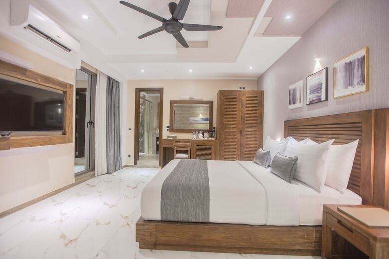 Hotel Samann Grand