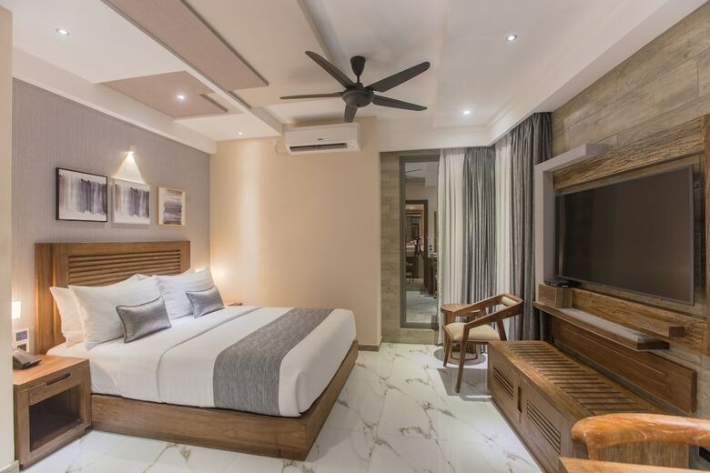 Hotel Samann Grand