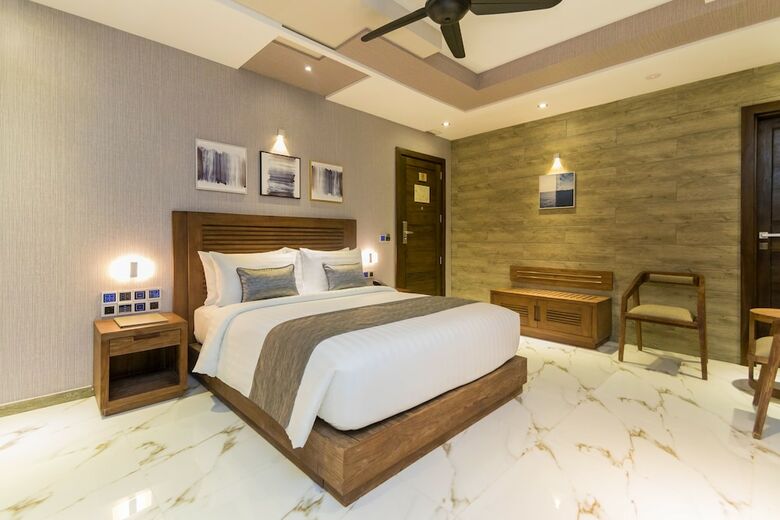 Hotel Samann Grand