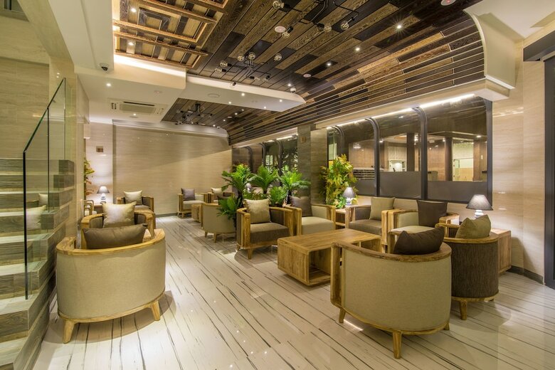 Hotel Samann Grand
