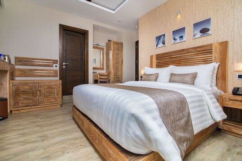 Hotel Samann Grand