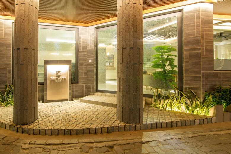 Hotel Samann Grand