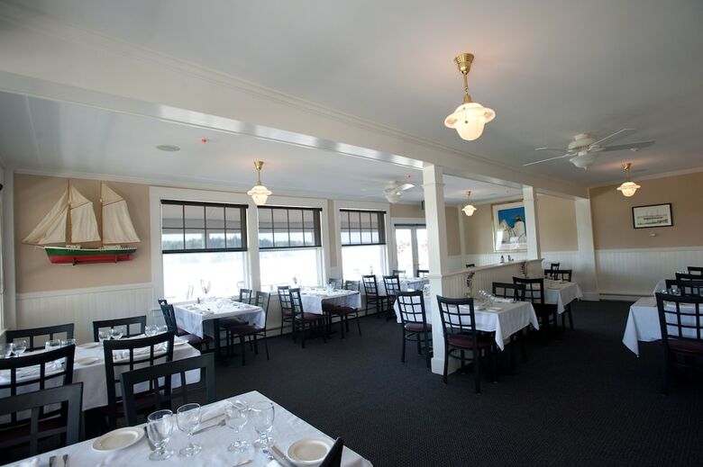 Hotel East Wind Inn