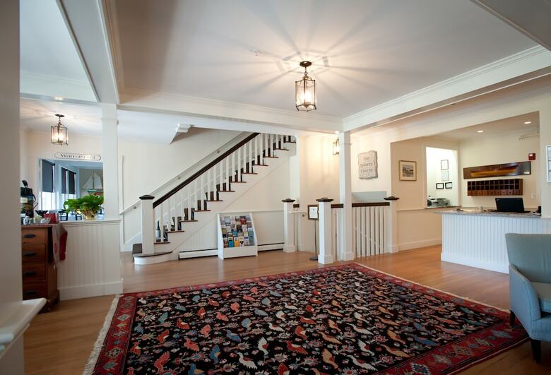 Hotel East Wind Inn