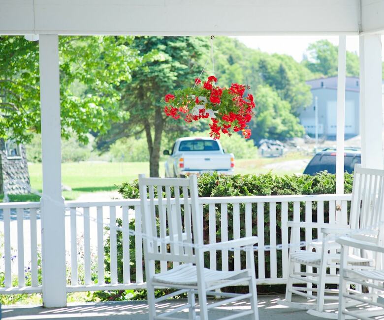 Hotel East Wind Inn