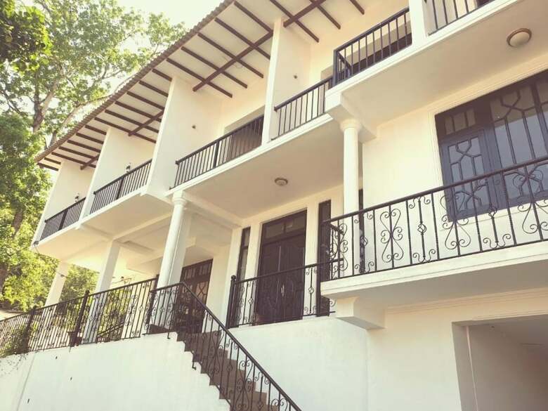 Hotel Yoho Medhani