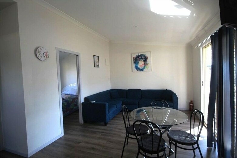 Cabana Amaroo Resort