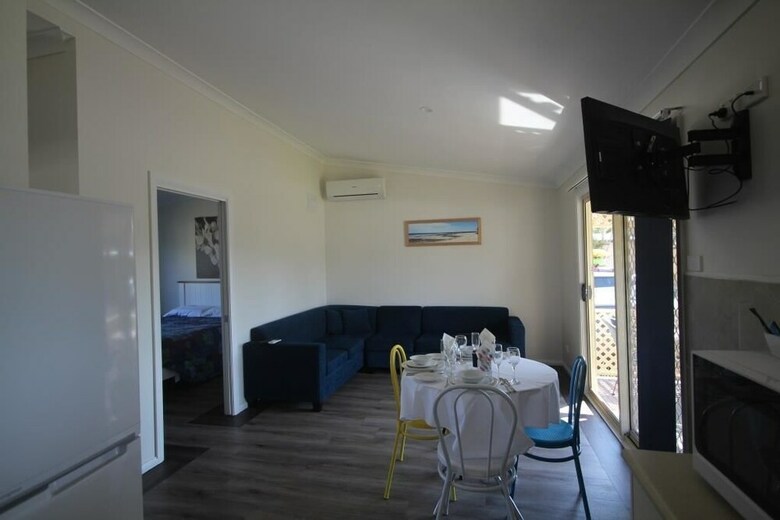 Cabana Amaroo Resort