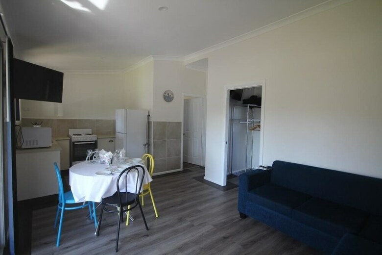Cabana Amaroo Resort