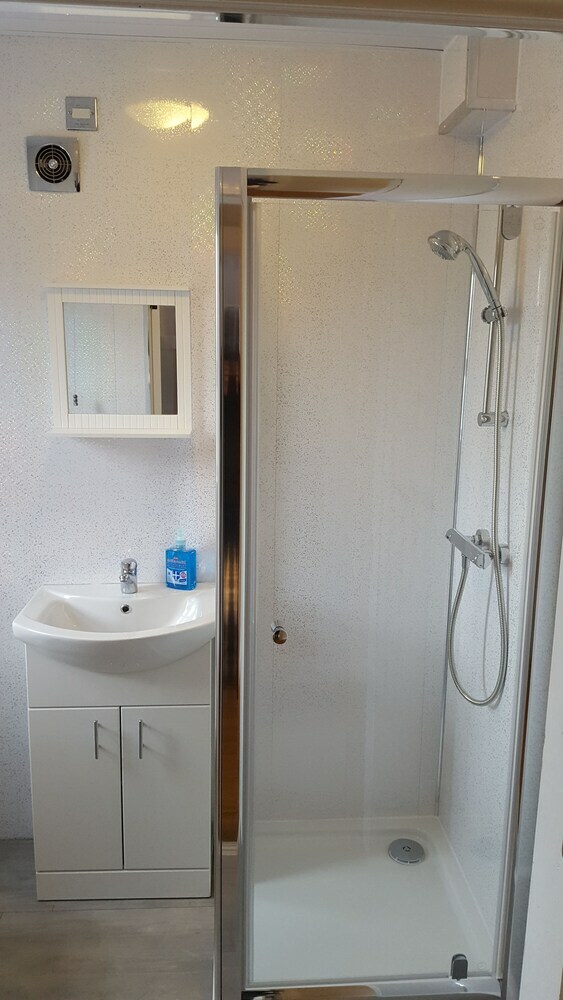 Hotel Lawnbrook Town Guest House