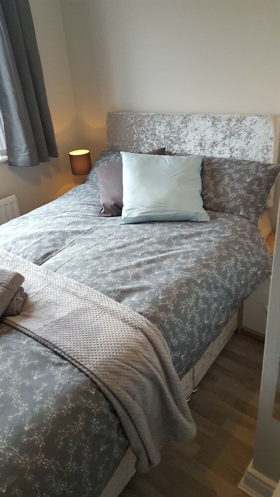 Hotel Lawnbrook Town Guest House